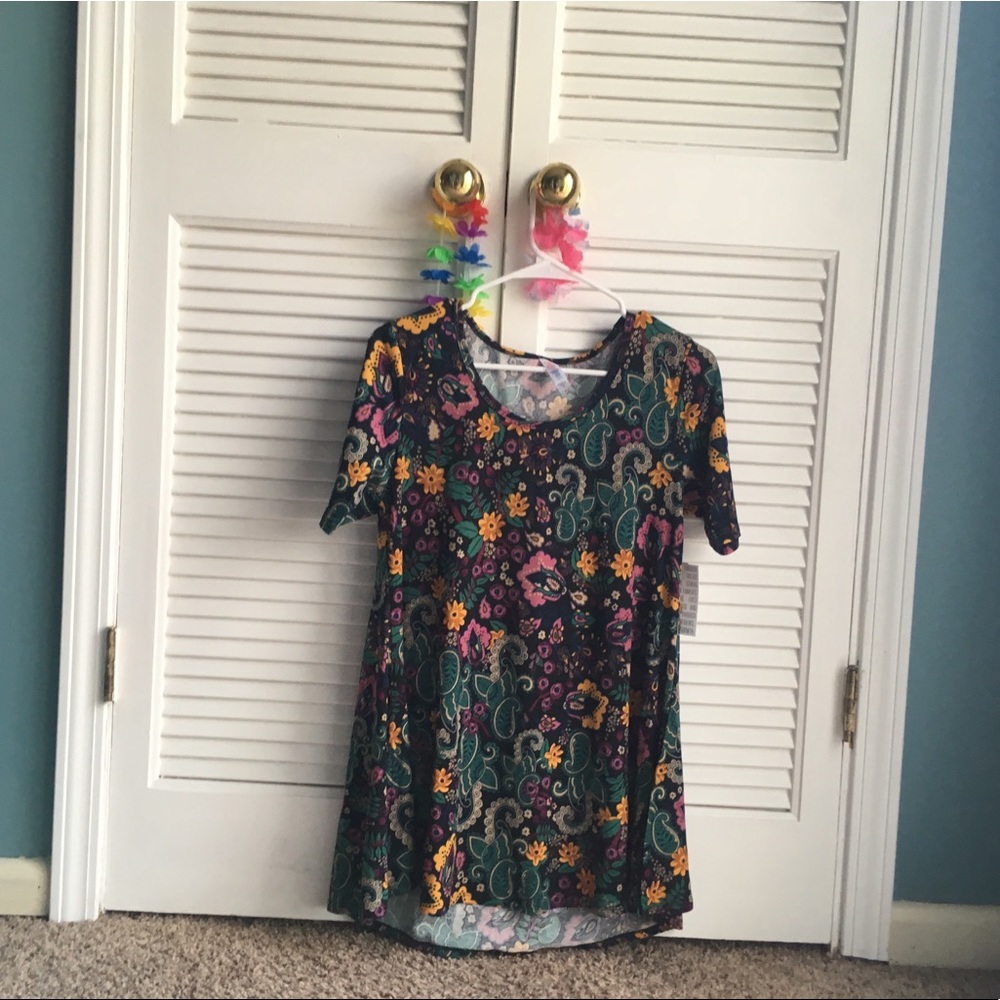 LuLaRoe XS Paisley Perfect T